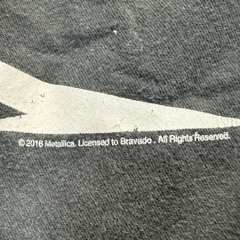 Metallica Logo 2016 T-Shirt By Bravado Men's Large Worn Distressed Look - Picture 5 of 7